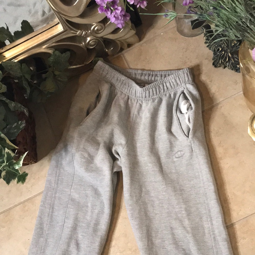grey sweat pants